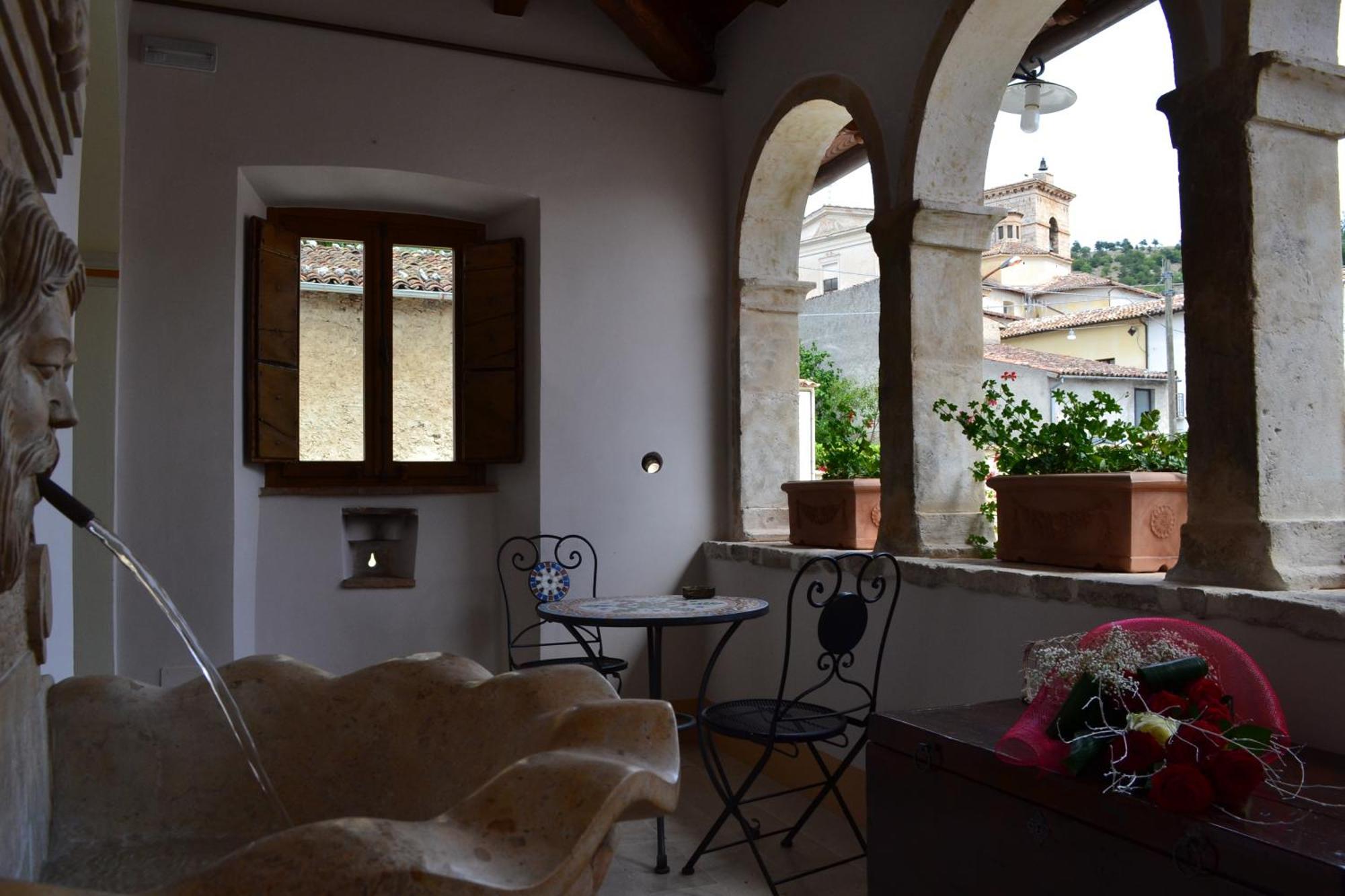 B&B Palazzo La Loggia Barisciano Buitenkant foto