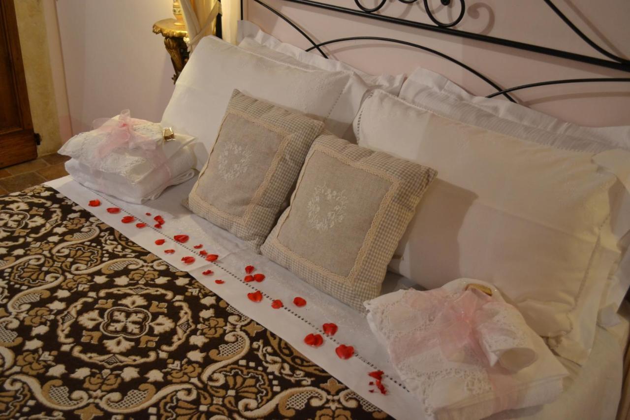 B&B Palazzo La Loggia Barisciano Kamer foto