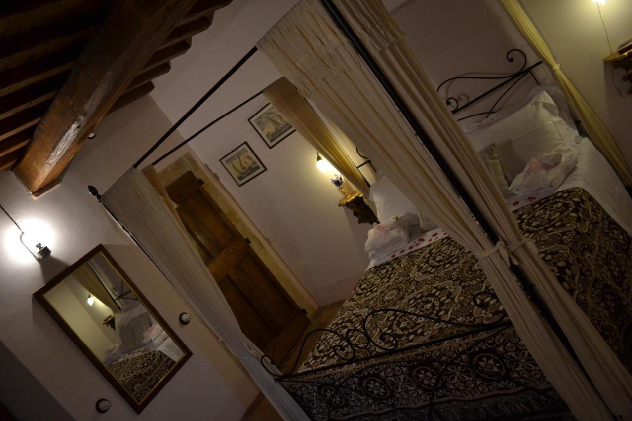B&B Palazzo La Loggia Barisciano Kamer foto